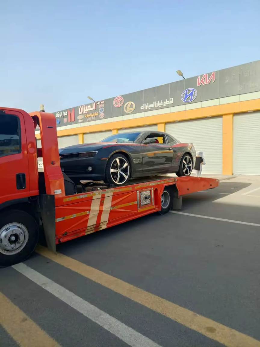 سحب سيارة متعطلة في جنوب جدة